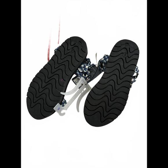 NWT Stylish Strappy Floral Sandal sz 6 - Picture 2 of 2